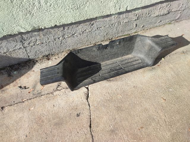 bontott TOYOTA HILUX IV Hátsó középső Lökhárító