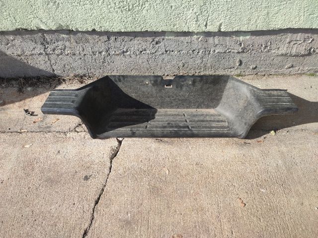 bontott TOYOTA HILUX IV Hátsó középső Lökhárító