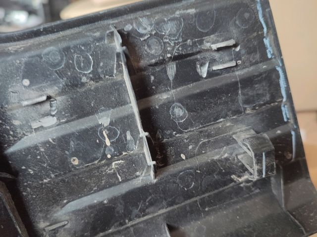 bontott TOYOTA HILUX IV Hátsó középső Lökhárító