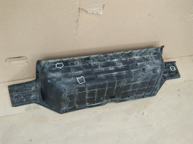 bontott TOYOTA HILUX IV Hátsó középső Lökhárító