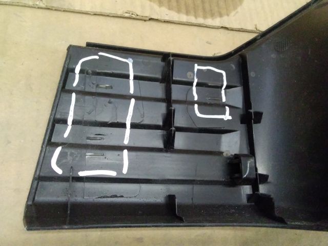 bontott TOYOTA HILUX IV Hátsó középső Lökhárító