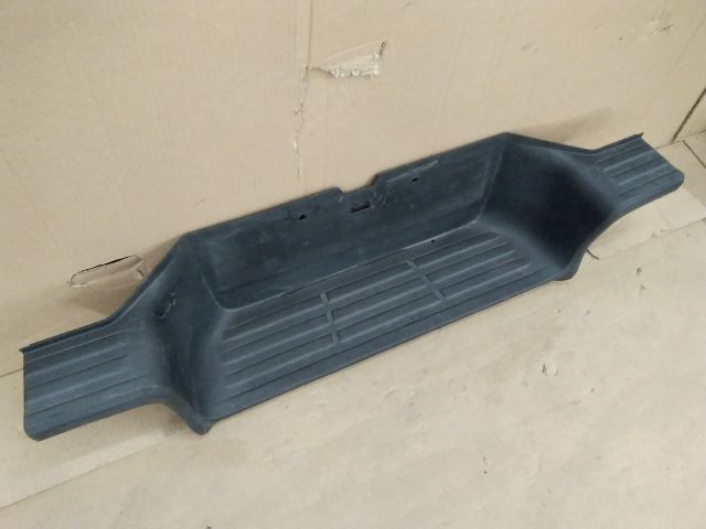 bontott TOYOTA HILUX IV Hátsó középső Lökhárító