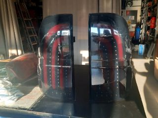 bontott TOYOTA HILUX IV Hátsó Lámpa Szett