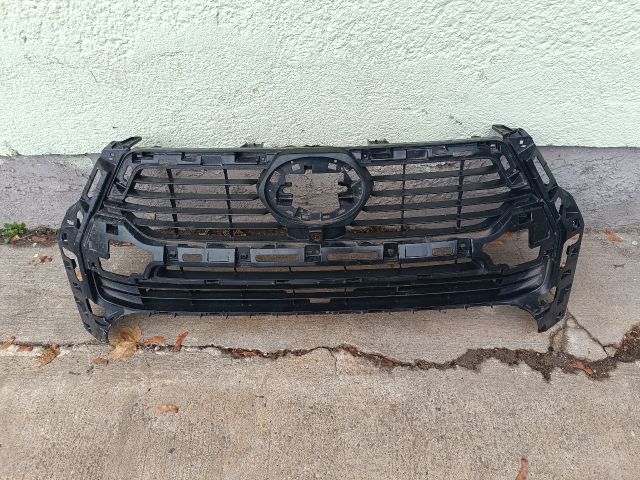 bontott TOYOTA HILUX IV Hűtőrács