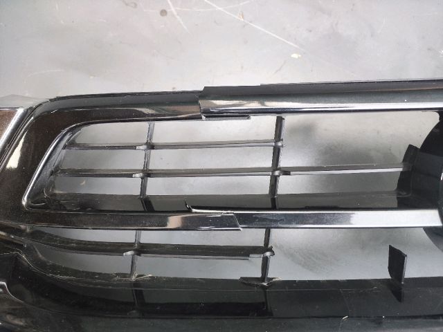 bontott TOYOTA HILUX IV Hűtőrács