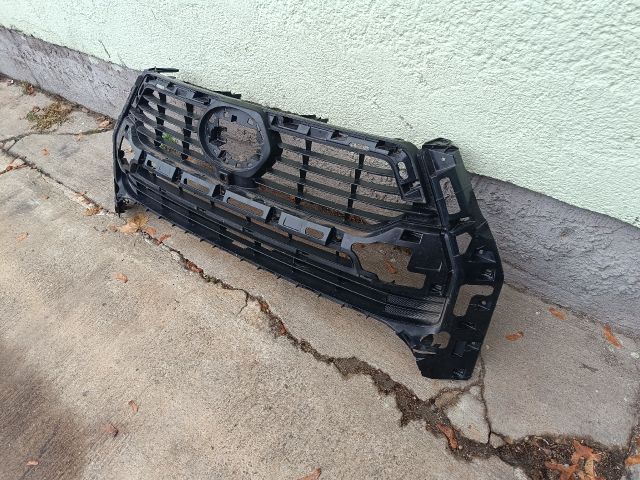 bontott TOYOTA HILUX IV Hűtőrács