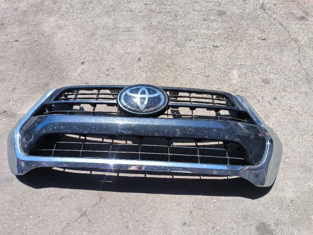 bontott TOYOTA HILUX IV Hűtőrács