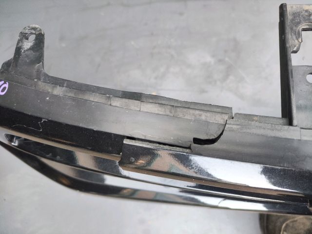 bontott TOYOTA HILUX IV Hűtőrács