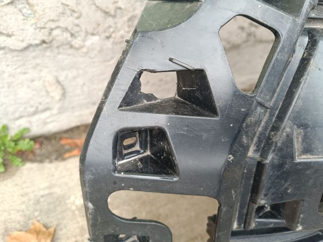 bontott TOYOTA HILUX IV Hűtőrács