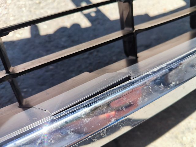 bontott TOYOTA HILUX IV Hűtőrács