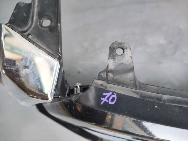 bontott TOYOTA HILUX IV Hűtőrács