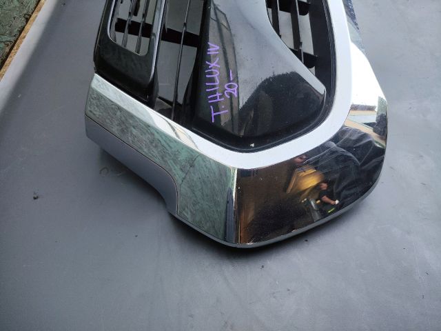 bontott TOYOTA HILUX IV Hűtőrács