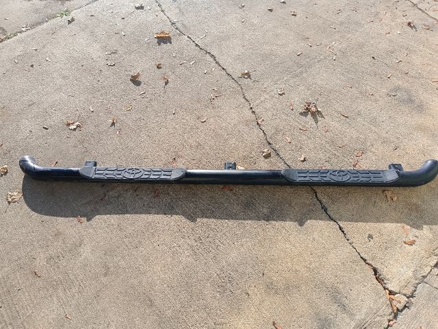 bontott TOYOTA HILUX IV Jobb Küszöb Légterelő