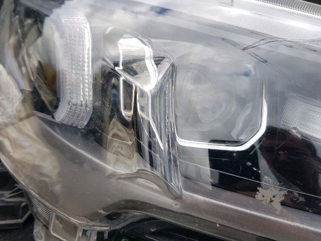 bontott TOYOTA HILUX IV Jobb Ledes Fényszóró