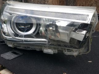 bontott TOYOTA HILUX IV Jobb Ledes Fényszóró