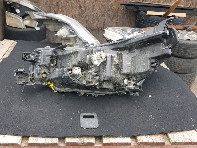 bontott TOYOTA HILUX IV Jobb Ledes Fényszóró