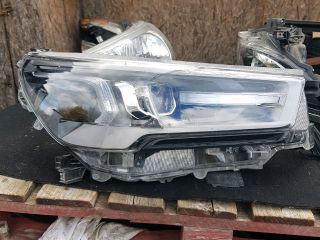 bontott TOYOTA HILUX IV Jobb Ledes Fényszóró