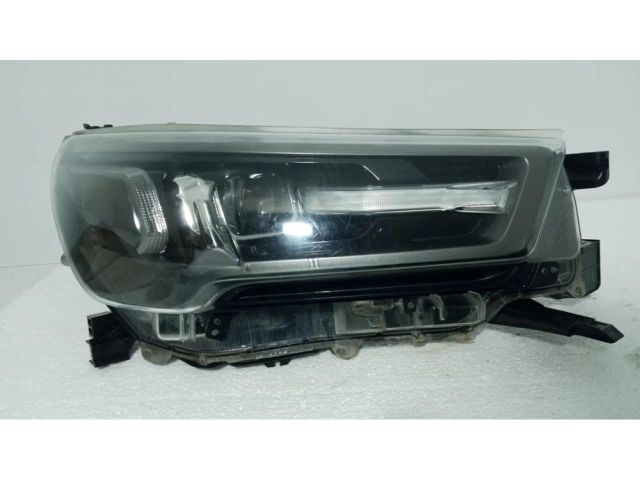 bontott TOYOTA HILUX IV Jobb Ledes Fényszóró