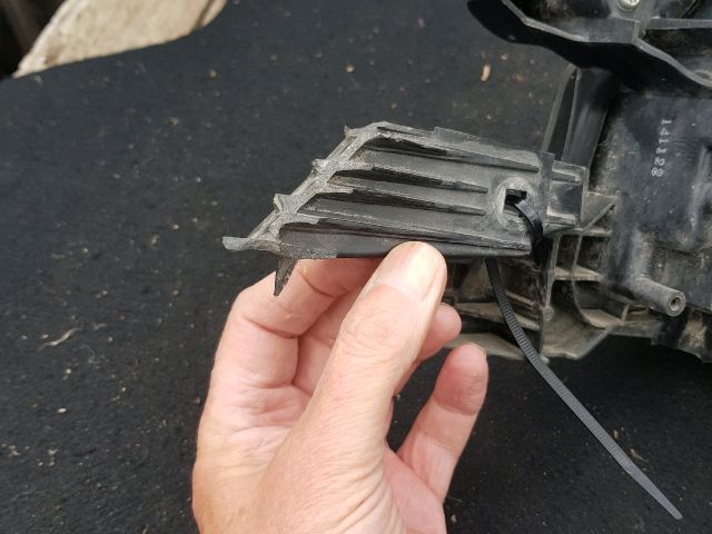 bontott TOYOTA HILUX IV Jobb Ledes Fényszóró