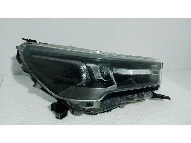 bontott TOYOTA HILUX IV Jobb Ledes Fényszóró