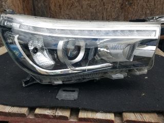 bontott TOYOTA HILUX IV Jobb Ledes Fényszóró