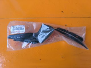 bontott TOYOTA HILUX IV Jobb Szélvédő Alatti Vízelvezető Műanyag