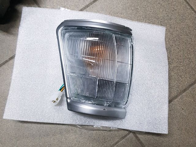 bontott TOYOTA HILUX Jobb első Irányjelző