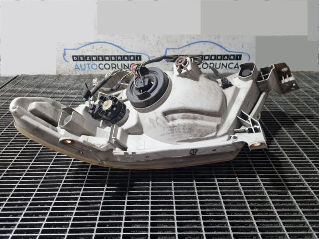 bontott TOYOTA HILUX Jobb Fényszóró