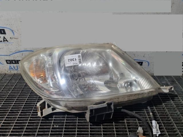 bontott TOYOTA HILUX Jobb Fényszóró