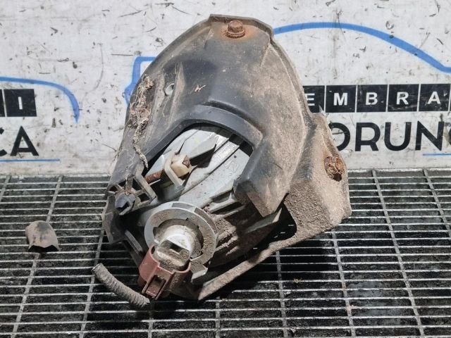 bontott TOYOTA HILUX Jobb Fényszóró