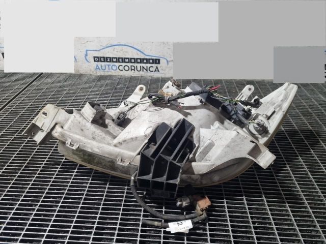 bontott TOYOTA HILUX Jobb Fényszóró