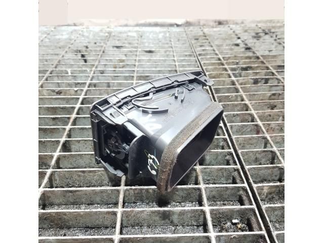 bontott TOYOTA HILUX Jobb Szellőző