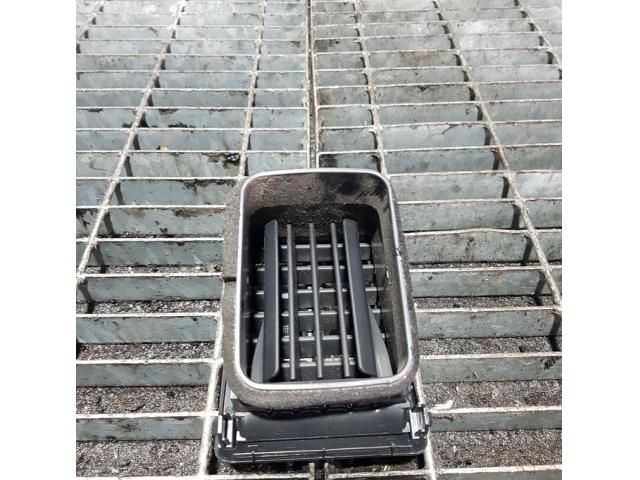 bontott TOYOTA HILUX Jobb Szellőző