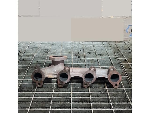 bontott TOYOTA HILUX Kipufogó Közösítő