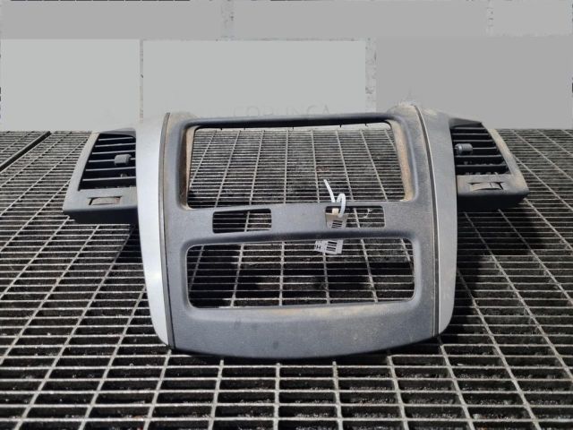 bontott TOYOTA HILUX Középső Szellőző