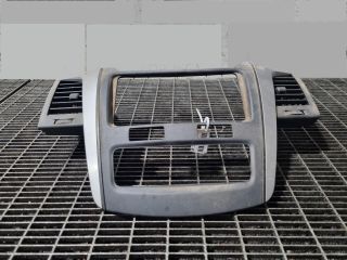 bontott TOYOTA HILUX Középső Szellőző