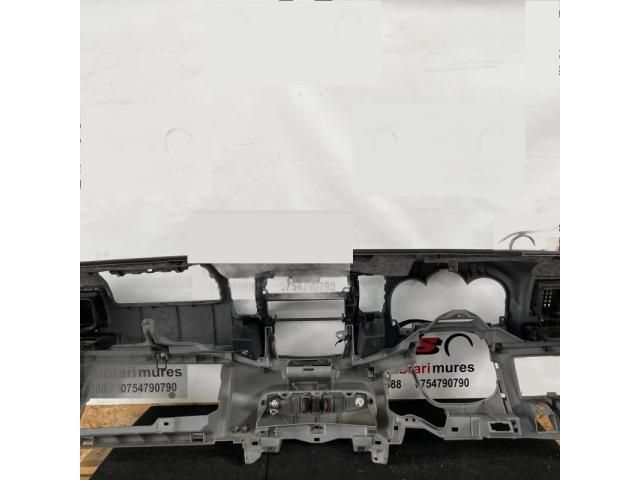 bontott TOYOTA HILUX Műszerfal Héj