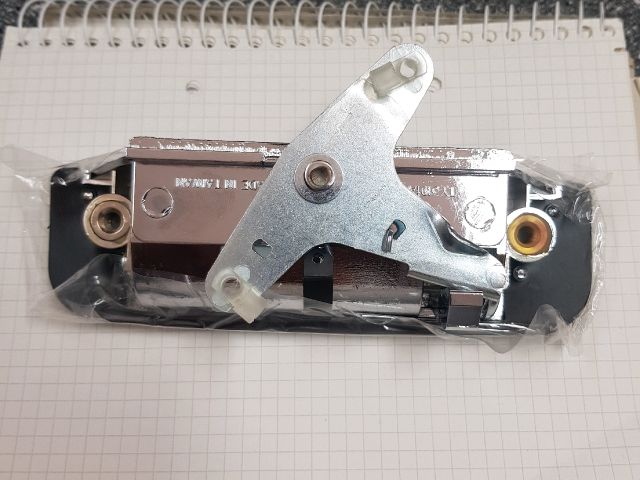 bontott TOYOTA HILUX Plató Ajtó Kilincs