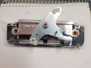 bontott TOYOTA HILUX Plató Ajtó Kilincs