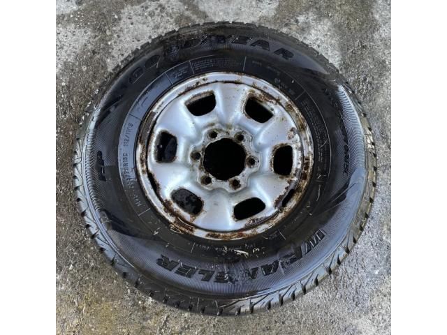 bontott TOYOTA HILUX Pótkerék