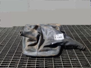 bontott TOYOTA HILUX Váltószoknya