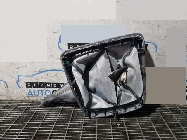 bontott TOYOTA HILUX Váltószoknya