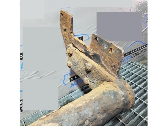 bontott TOYOTA HILUX Vonóhorog