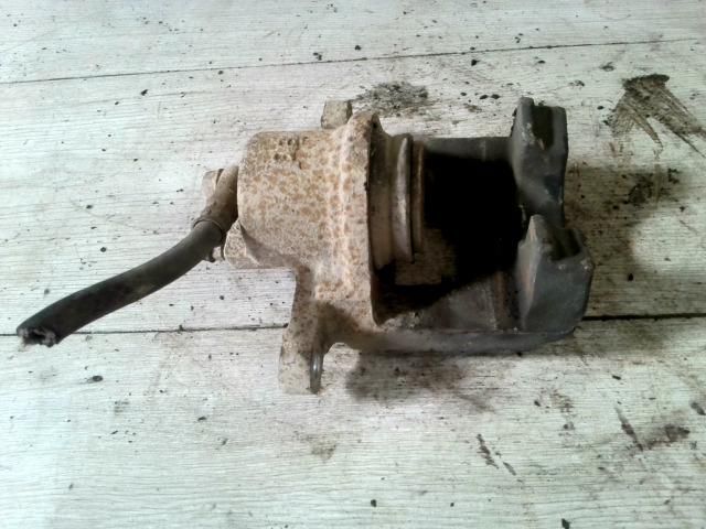 bontott TOYOTA IQ Bal első Féknyereg Munkahengerrel