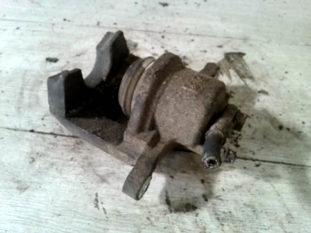 bontott TOYOTA IQ Jobb első Féknyereg Munkahengerrel