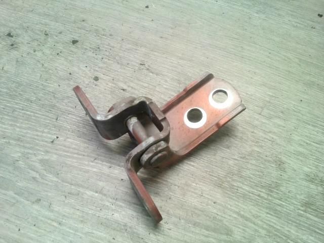 bontott TOYOTA IQ Bal első Felső Zsanér