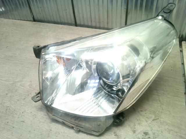 bontott TOYOTA IQ Bal Fényszóró