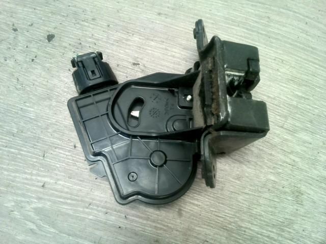 bontott TOYOTA IQ Csomagtérajtó Zárszerkezet