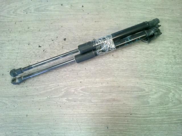 bontott TOYOTA IQ Gázrugós Kitámasztó Teleszkóp Pár Csomagtérajtó