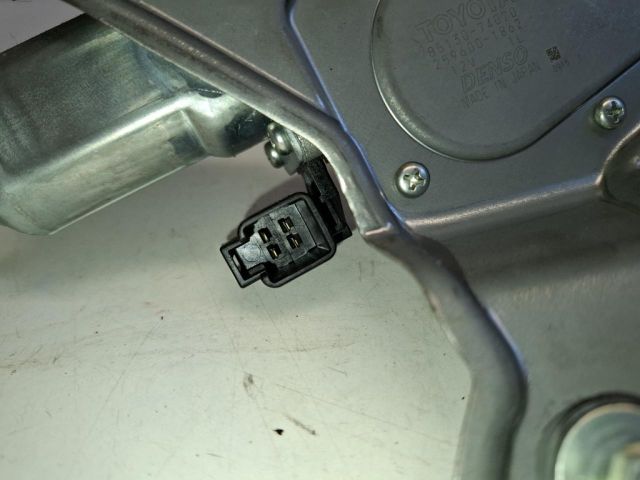 bontott TOYOTA IQ Hátsó Ablaktörlő Motor